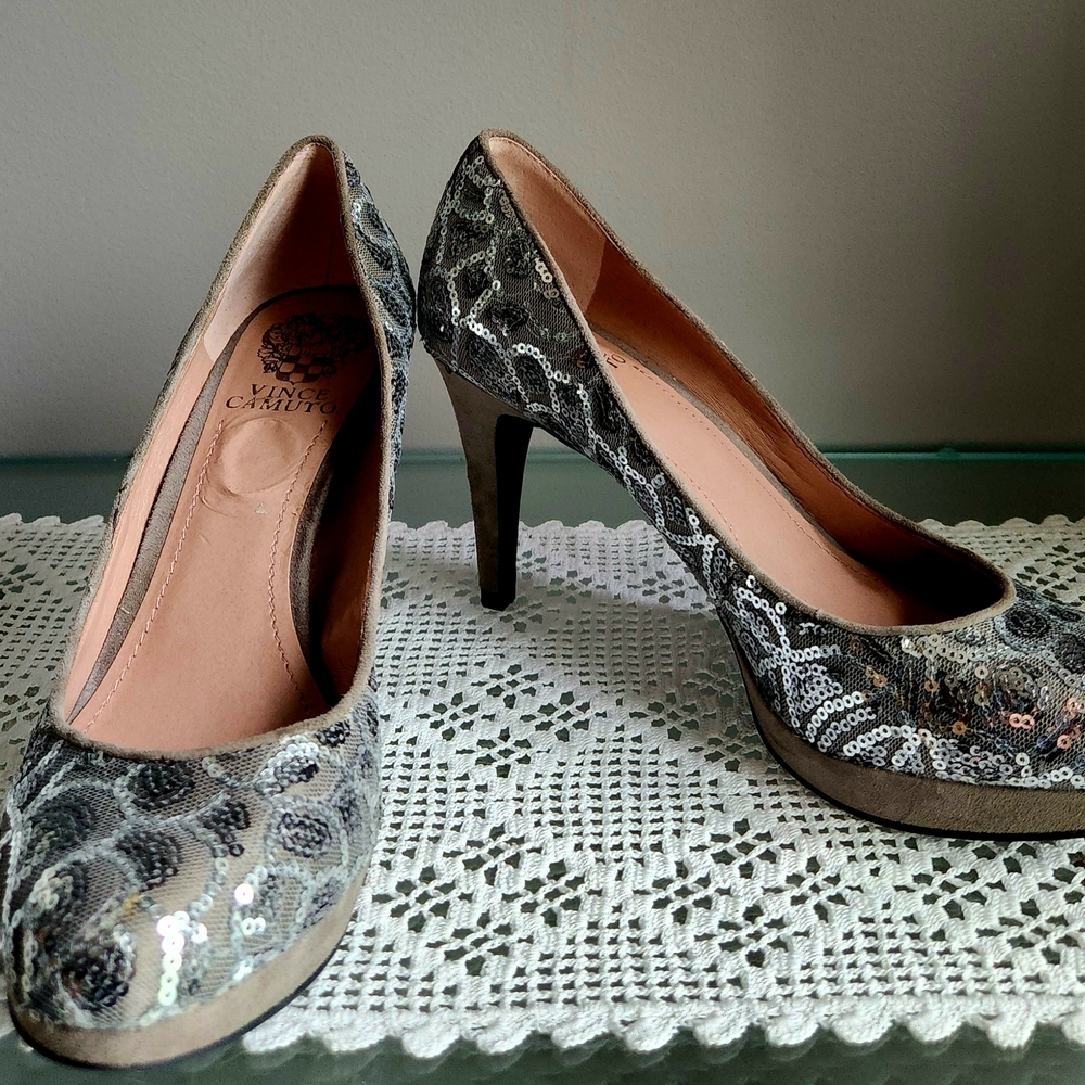 Vince Camuto Silver Sequin Snake-Print Pumps